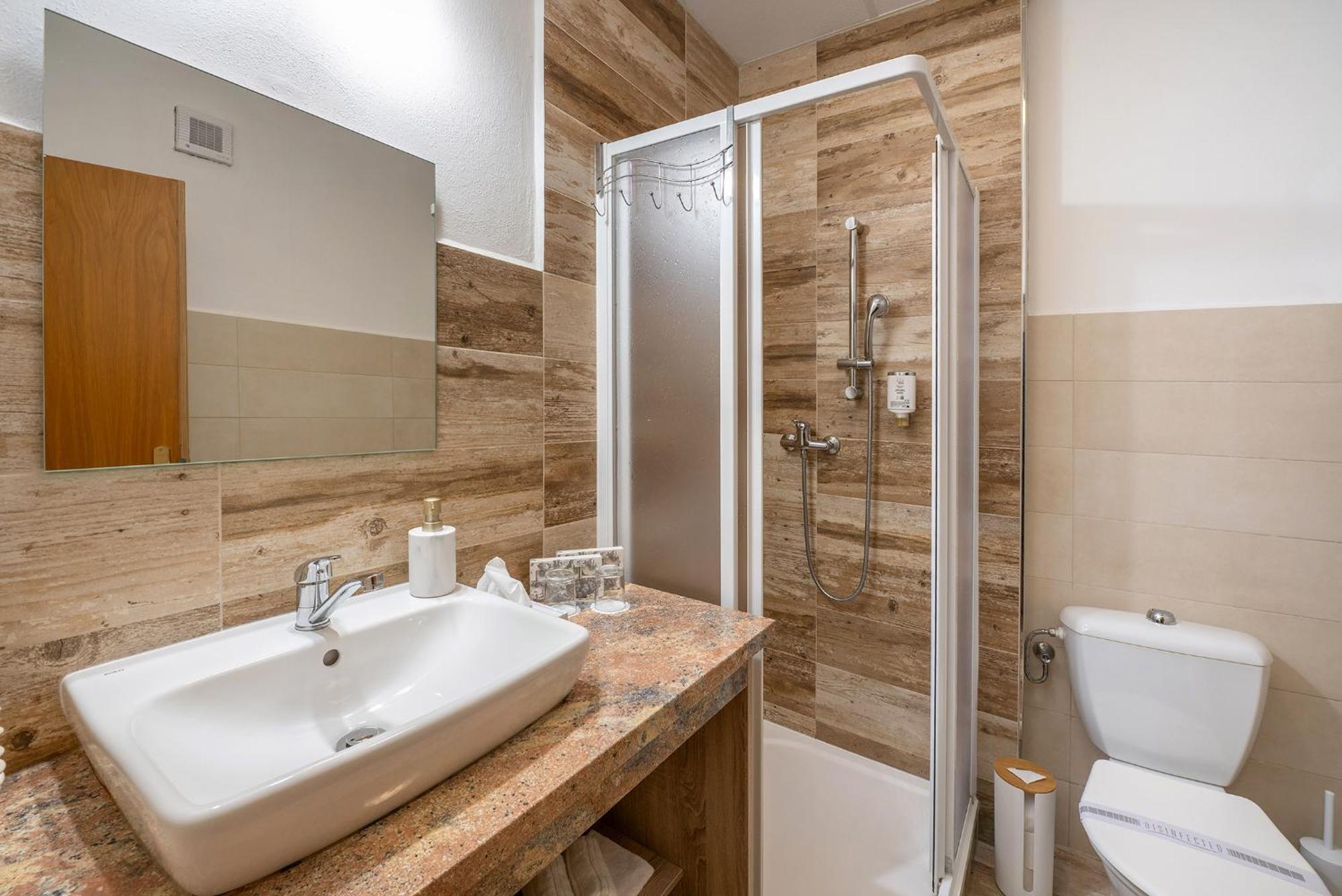 Rodinny Hotel Myslivna Тршебонь Екстер'єр фото
