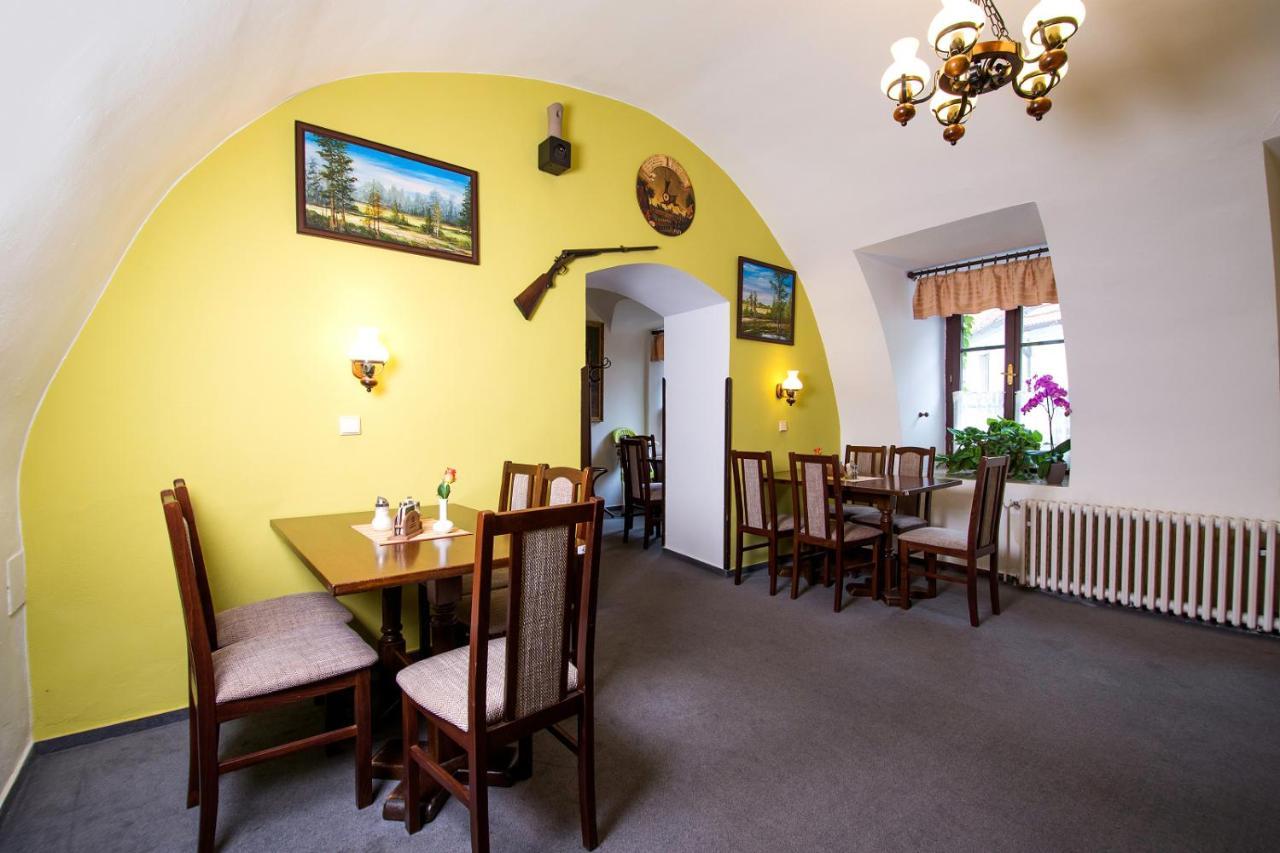Rodinny Hotel Myslivna Тршебонь Екстер'єр фото